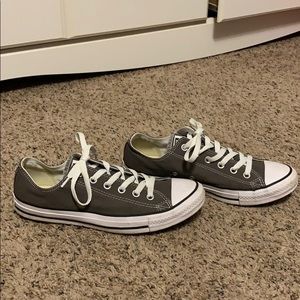 Grey converse barely worn!!
